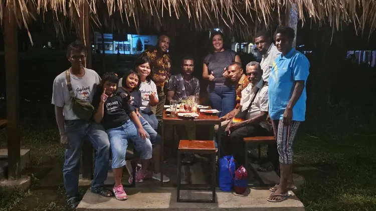 Tim Dou, pendamping dan Konsultan